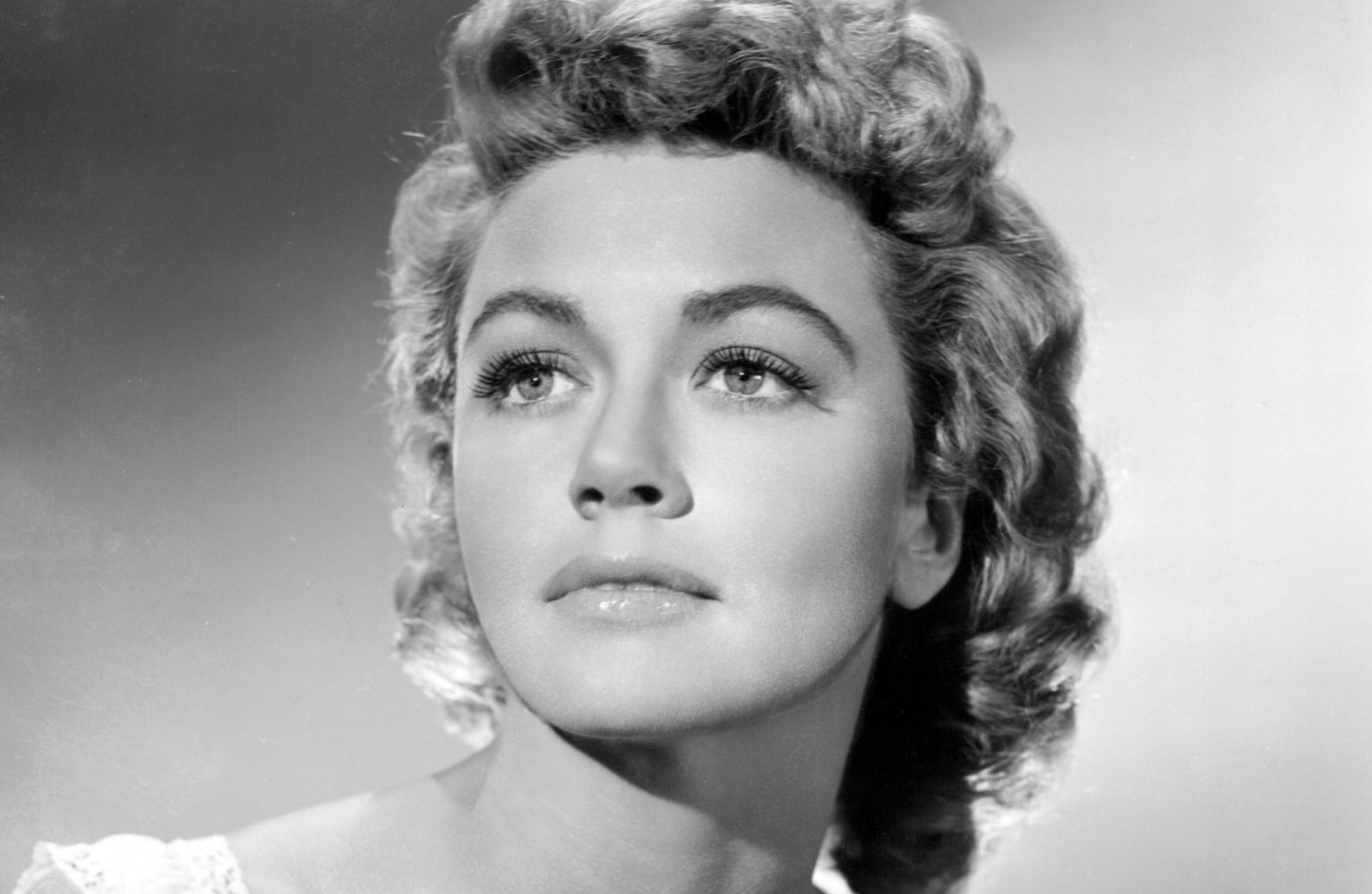 Did Dorothy Malone Undergo Plastic Surgery? Facelift, Body Measurements ...