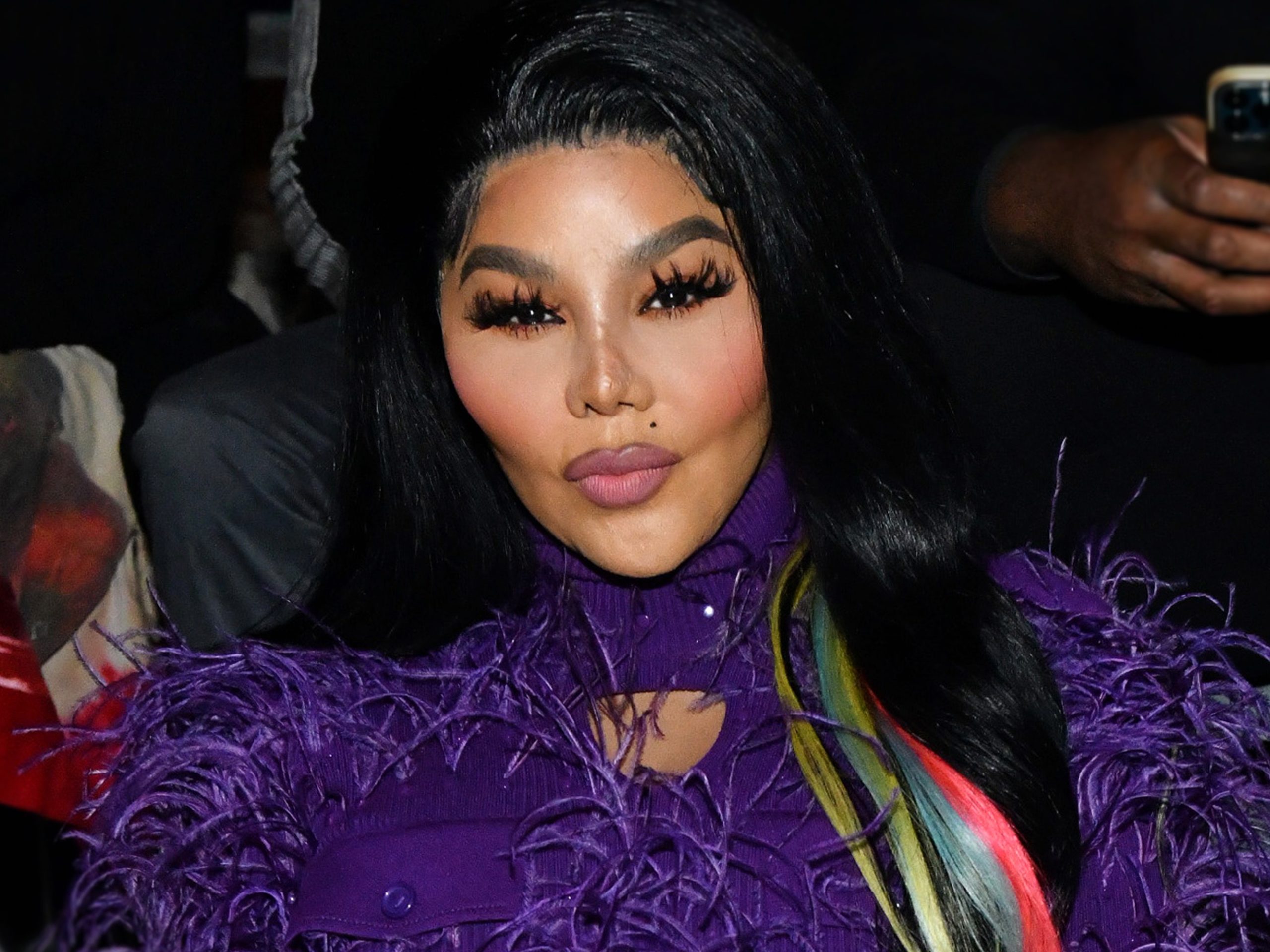 Lil Kim’s Transformation: Rhinoplasty, Breast Augmentation, and Plastic Surgery Rumors