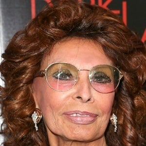 Sophia Loren’s Timeless Elegance: Rhinoplasty and Lip Enhancements Debate