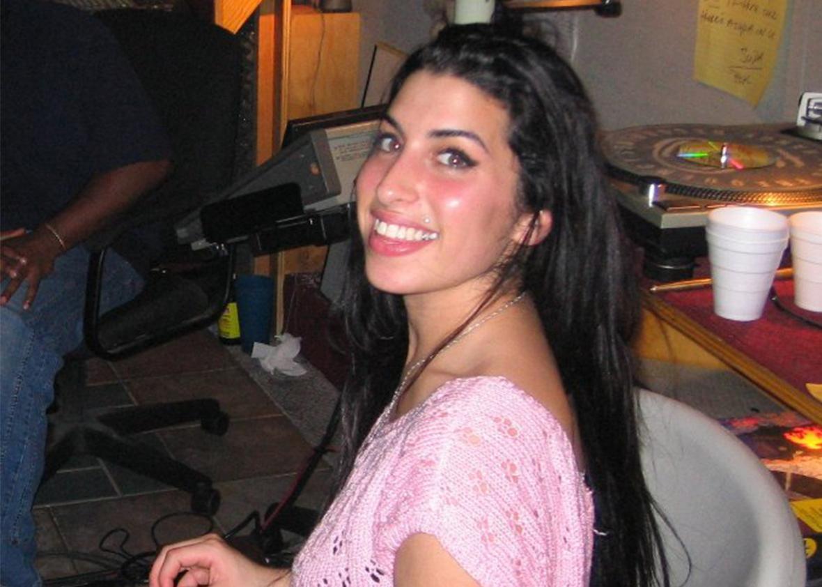 Amy Winehouse’s Rare Insight into Breast Enlargement and Possible Rhinoplasty